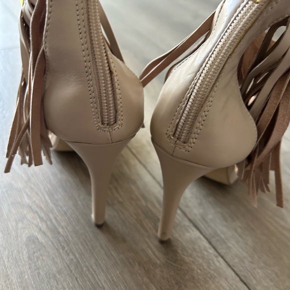 💰PRICE DROP ⬇️ 
STEVE MADDEN • Tan Fringed High Heel Sandal • 6.5M • - Picture 8 of 8